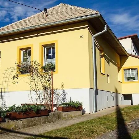 Zlty Domcek - Apartman Svabovce Exterior photo